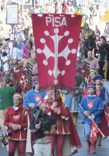 Pranzi e alberghi pagati ai sindaci e alle loro mogli 