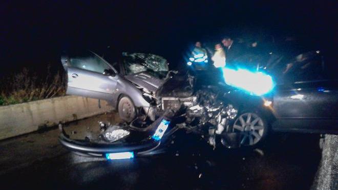 Scontro tra tre auto sulla 325 quattro i feriti ma non gravi