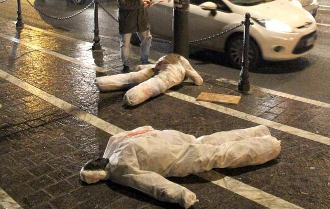 Manichini e teste di maiale per Forza Nuova 