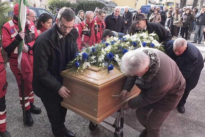 Katia, addio commosso e tante domande