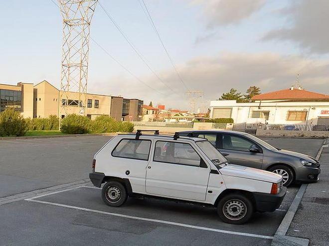 Sosta selvaggia a Carraia «Serve un nuovo parcheggio»