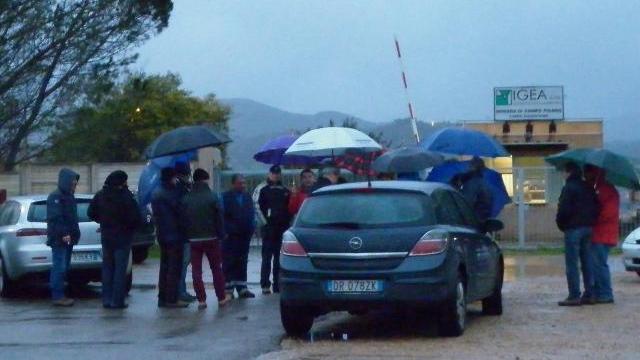 Iglesias, blocco degli operai davanti ai cancelli dell’Igea 