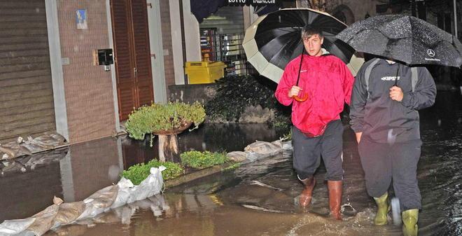 Il fosso Quadrelli trabocca e Olmi finisce sott’acqua 