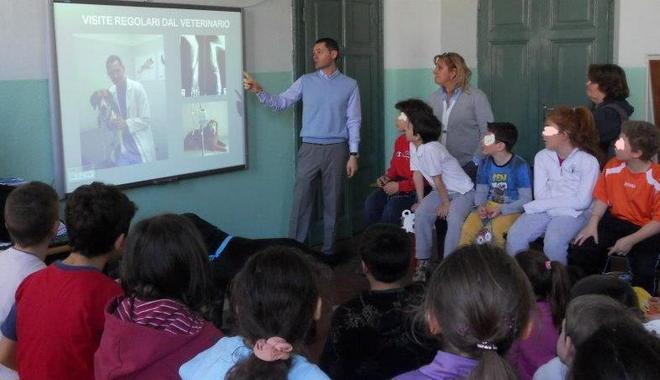 Veterinari a scuola per far conoscere e amare gli animali