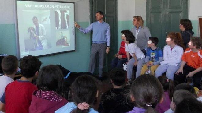 Veterinari a scuola per far conoscere e amare gli animali