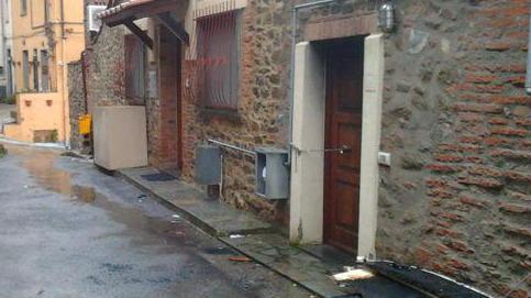 I ladri seminano un mozzicone in casa e parte l’incendio