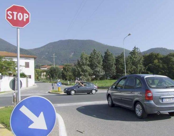 Agnano, strade a rischio protestano i cittadini 