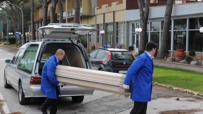 Cadavere senza nome portato dal mare