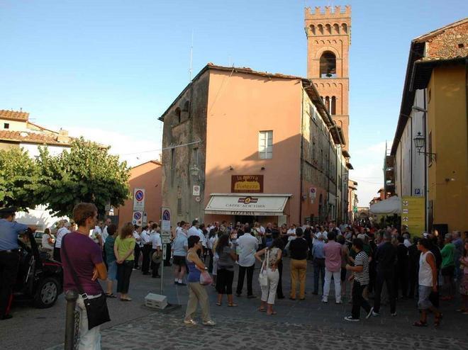 Montecarlo è sempre più il borgo degli innamorati 