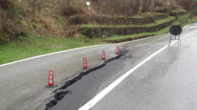 Smottamenti sulla statale del Cerreto, sopralluogo del sindaco e Anas