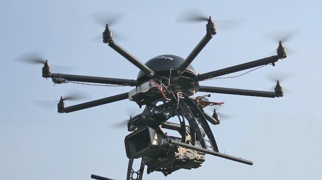 Curiosità per un drone in volo intorno al Palazzo Pretorio
