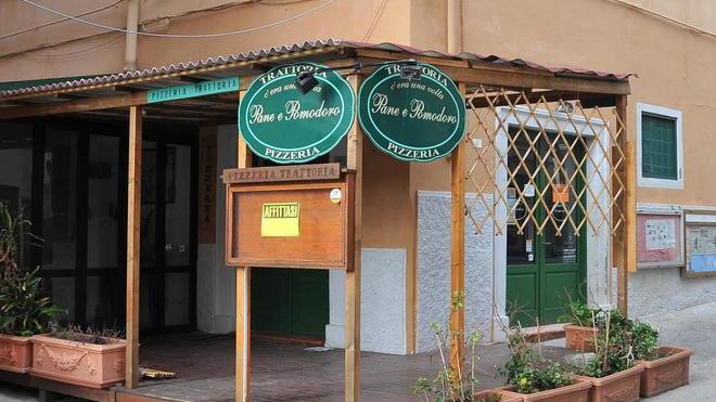 Una strage di negozi nel cuore di Portoferraio