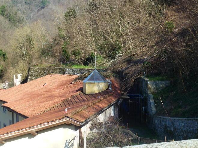 Già riaperta la strada 445 Frana sulle Docce Basse 