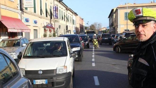 Nuova viabilità a Ardenza, code lungo l'Aurelia. La Circoscrizione: "Va modificata"