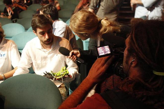 Studente pisano inventa un casco-giocattolo per l’elettroencefalogramma 