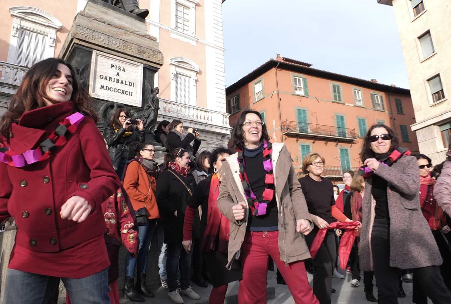 Flash mob in piazza Garibaldi contro la violenza sulle donne