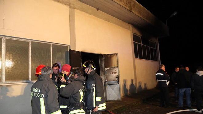 Va a fuoco il magazzino del Comune di Montelupo