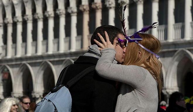 Un bacio, una frase: tutto serve per raccontare quanto... ti amo
