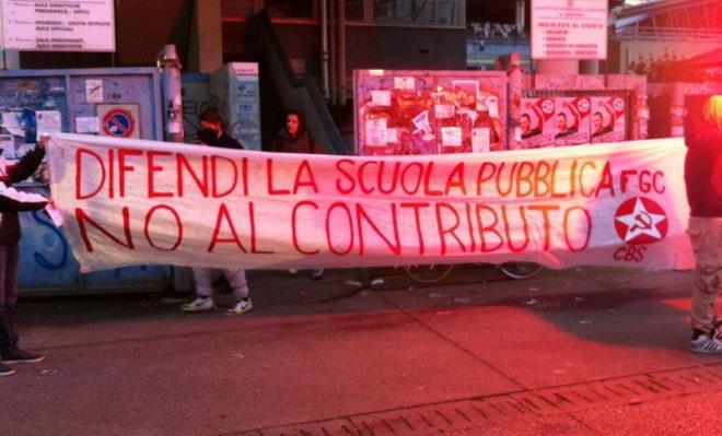 Scuola, contestato il contributo chiesto alle famiglie 
