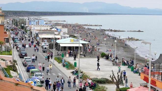 I giovani? «Scansafatiche e si licenziano via sms»