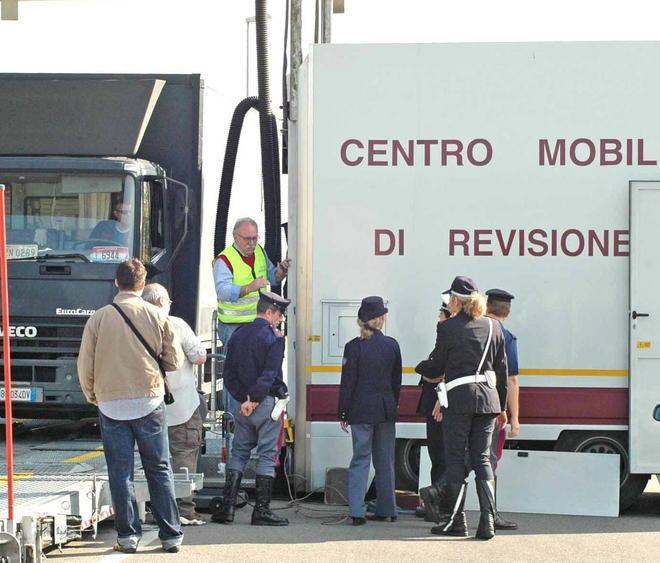 Revisioni, la rivolta dei camionisti 