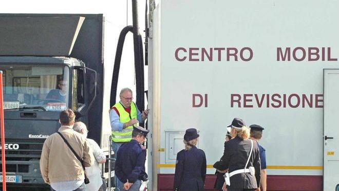 Revisioni, la rivolta dei camionisti