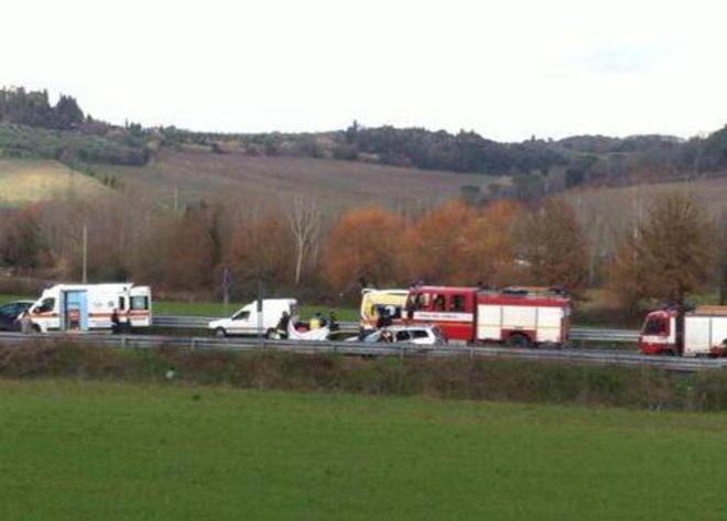 L’auto si ribalta, muore sulla 429 bis 