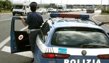 Licenziato e ubriaco già al mattino, crea il panico sull’A11 