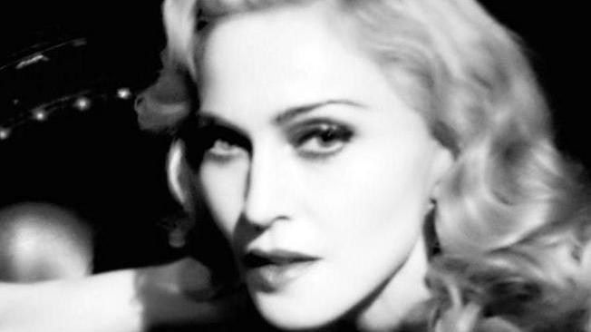La popstar Madonna testimonial di cosmetici con fanghi di Montecatini