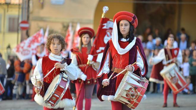 Porte aperte alla politica dalla contrada Borgonovo