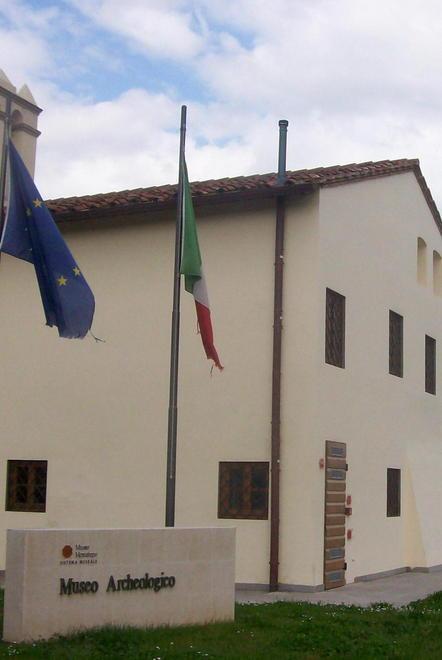Sbarre in tilt al Terrafino: disagi e treni in ritardo 