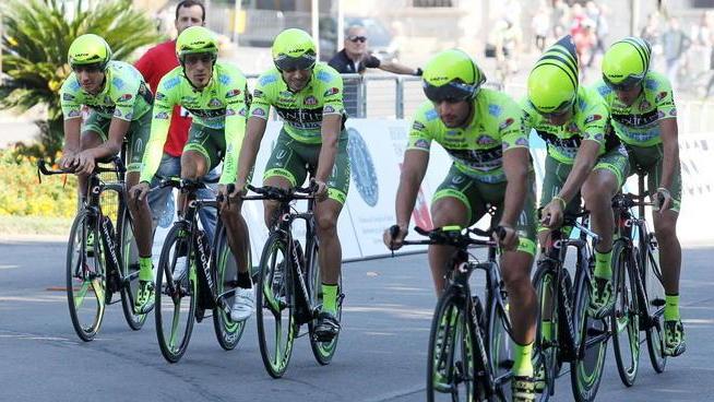 Ciclismo: la crono a squadre “invade” il litorale pisano