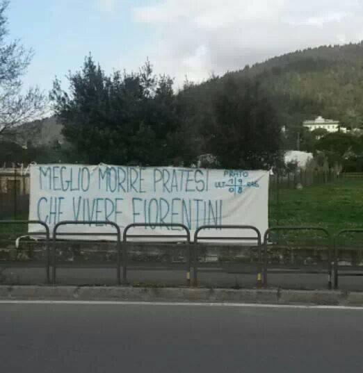 Uno striscione degli ultras 1908 contro la Fiorentina 