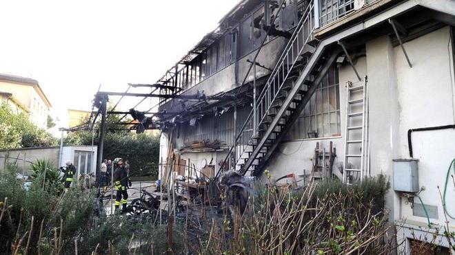 Incendio in via Lunga, momenti di paura in un condominio
