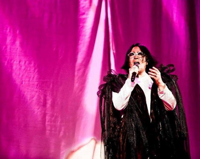 Renato Zero ammalato, ancora rinviati i concerti livornesi