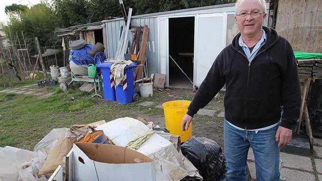 Allagate ogni due mesi, protestano sei famiglie a Castelfiorentino