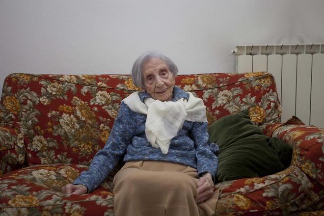 Ha 108 anni e non perde la grinta per dire no alle aste delle spiagge 