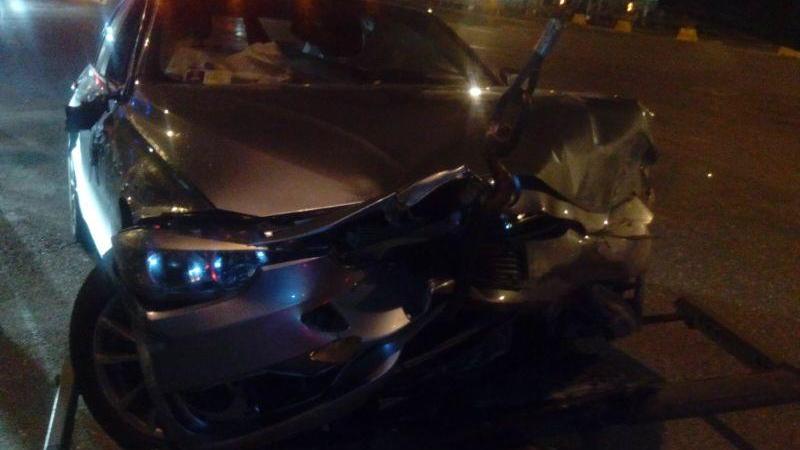 Auto ribaltata in autostrada: due feriti