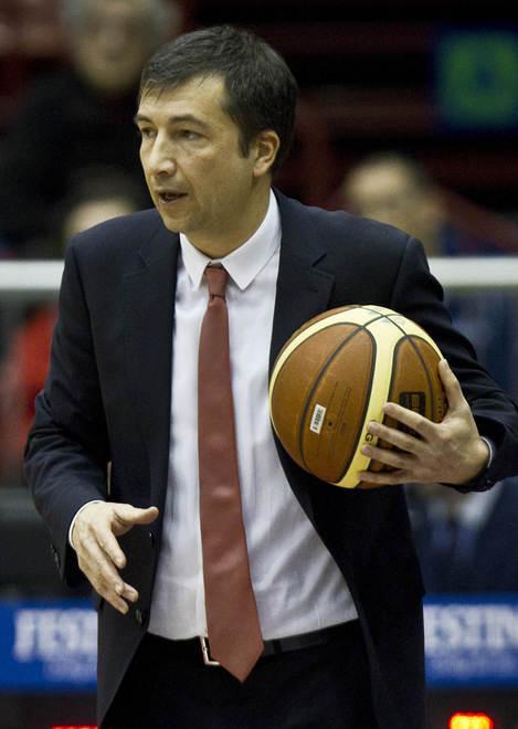 Coach Luca Banchi deciso a difendere il primato in classifica