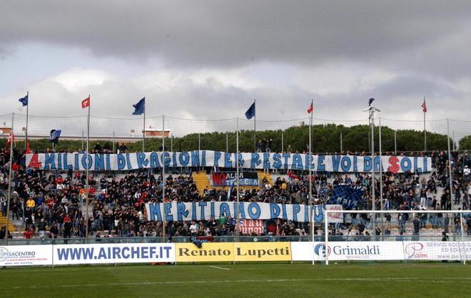Gli ultras tirano le orecchie a Battini 