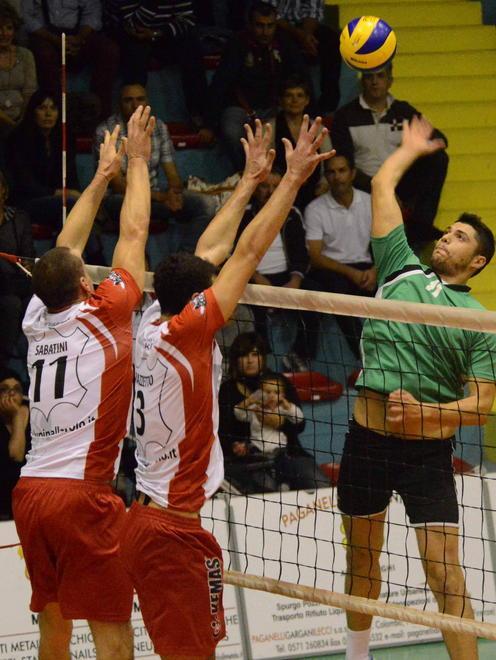 Un derby interminabile, vincono i Lupi al tie-break 
