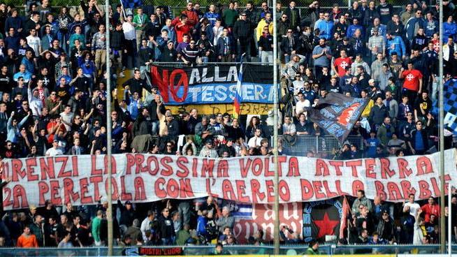 La Curva Nord sbeffeggia Renzi e anche Peretola