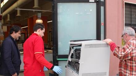 L’assalto al bancomat della Conad finisce con una fuga