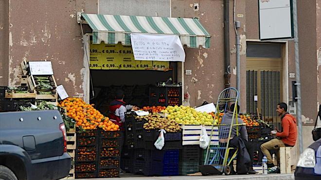 Pugno duro sui negozi di ortofrutta