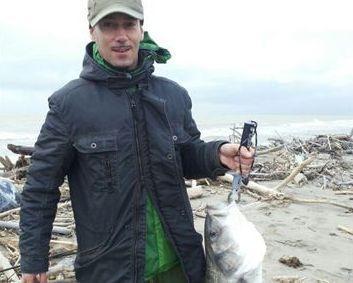 Pesca record, catturata una spigola di 9 chili 