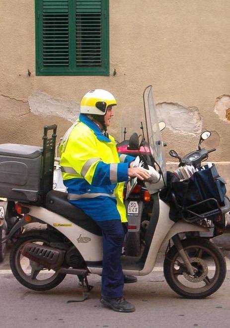 Posta lumaca, disagi e proteste ovunque «Manca personale» 