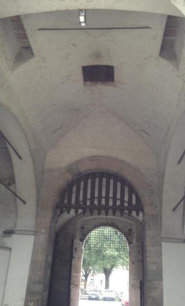 Ztl, varchi poco visibili i semafori non arrivano 