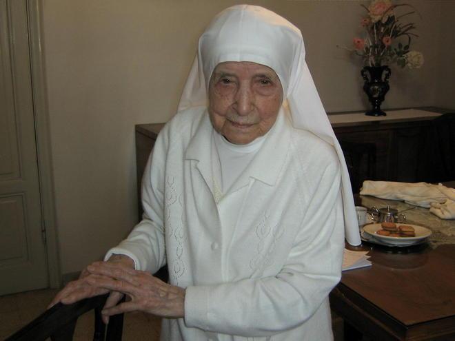 Festeggia i 107 anni dal Papa la suora più longeva del mondo 
