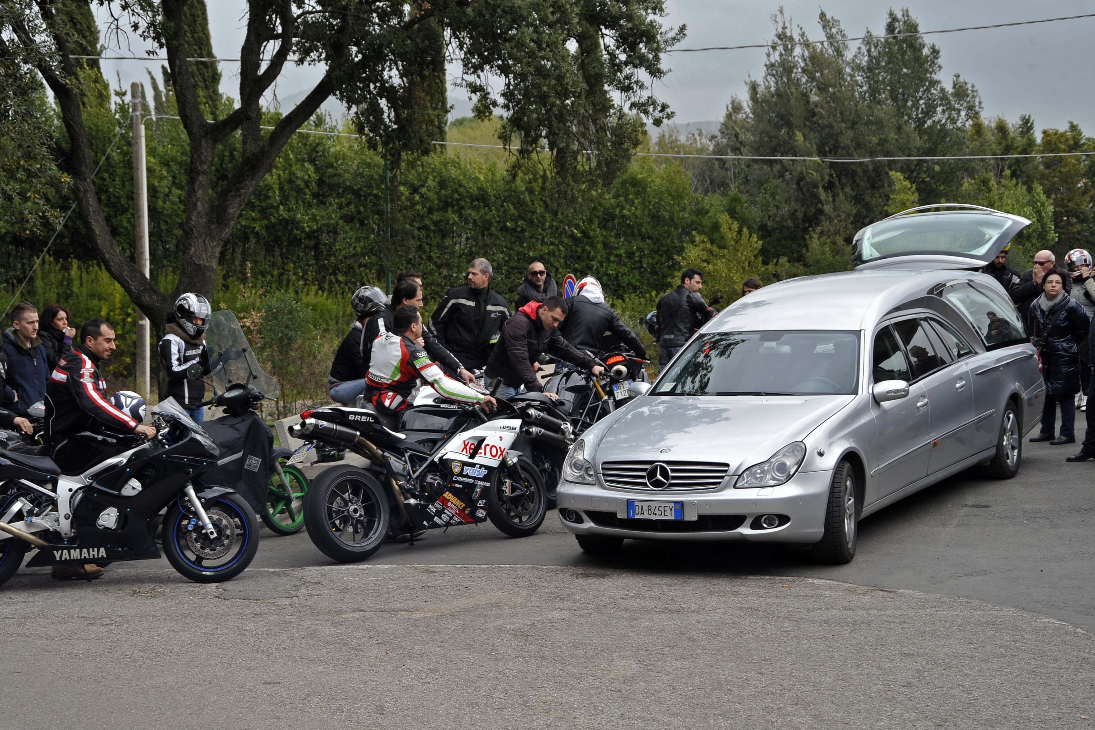 Un rombo di motori per dire addio a Fabrizio De Paoli