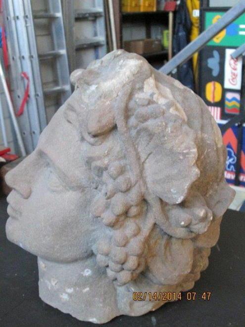 Ritrovata in casa di un ricercato la testa di una statua del Villone Puccini 